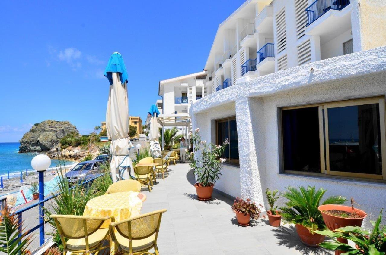 Hotel Ristorante Mareblu Amantea Dış mekan fotoğraf