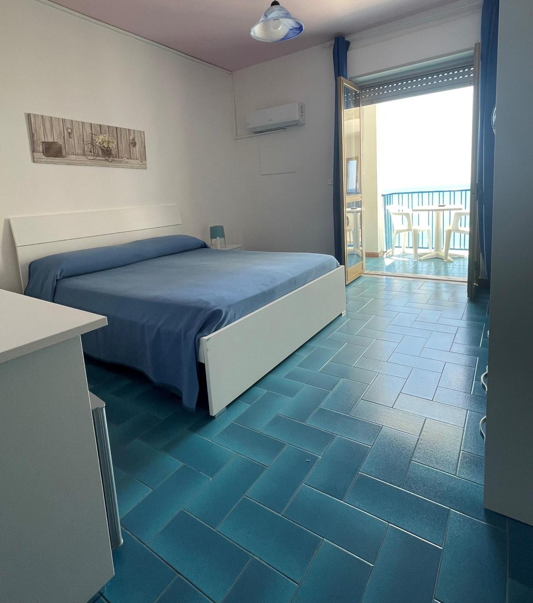 Hotel Ristorante Mareblu Amantea Dış mekan fotoğraf