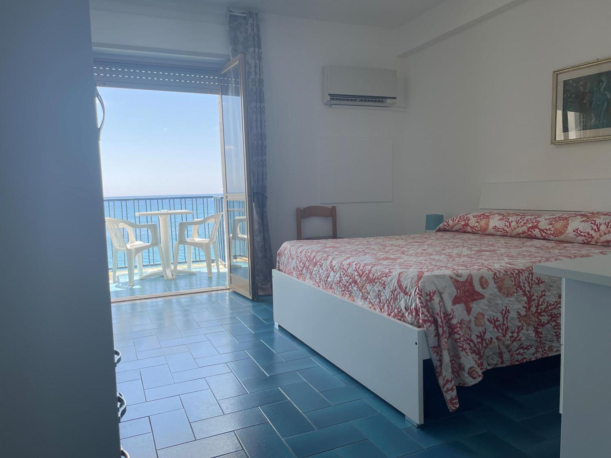 Hotel Ristorante Mareblu Amantea Dış mekan fotoğraf