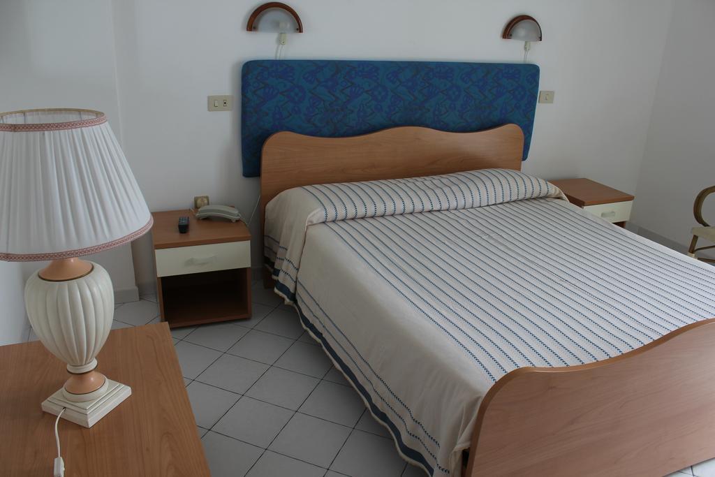 Hotel Ristorante Mareblu Amantea Oda fotoğraf